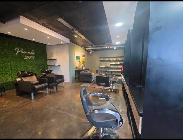 BUSINESS PROPERTY TO RENT IN LYNNWOOD GLEN